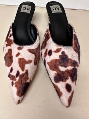 DV by Dolce Vita Brown & Cream Cow-Print Pointed Mule